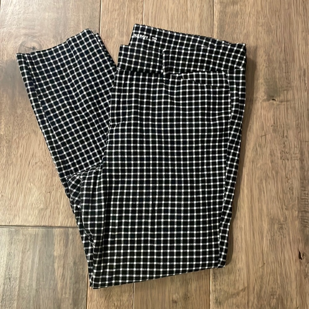 Old Navy Black And White Checked Pixie Ankle Pant… - image 1